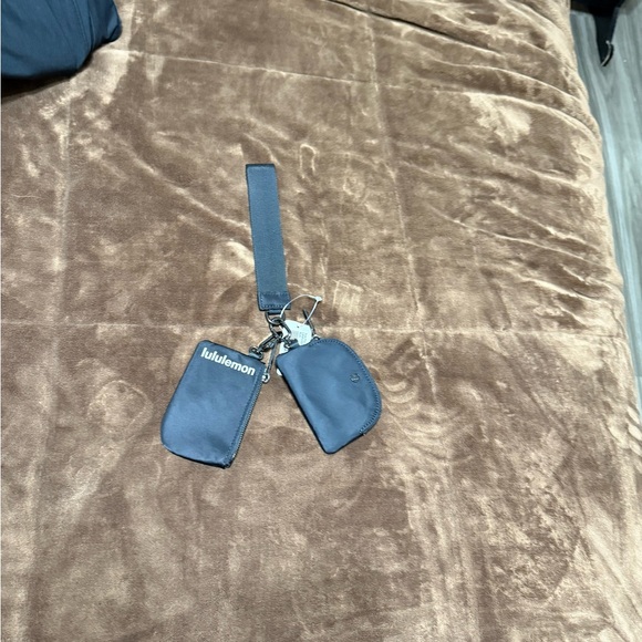 NWT Lululemon Dual Pouch Miami Wristlet and Card Holder - Picture 6 of 8